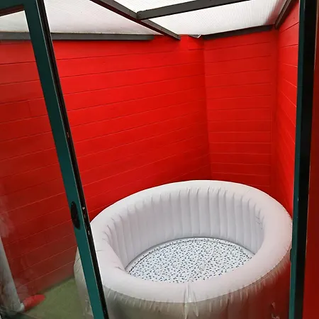 Eden Jacuzzi Apartman Amiens